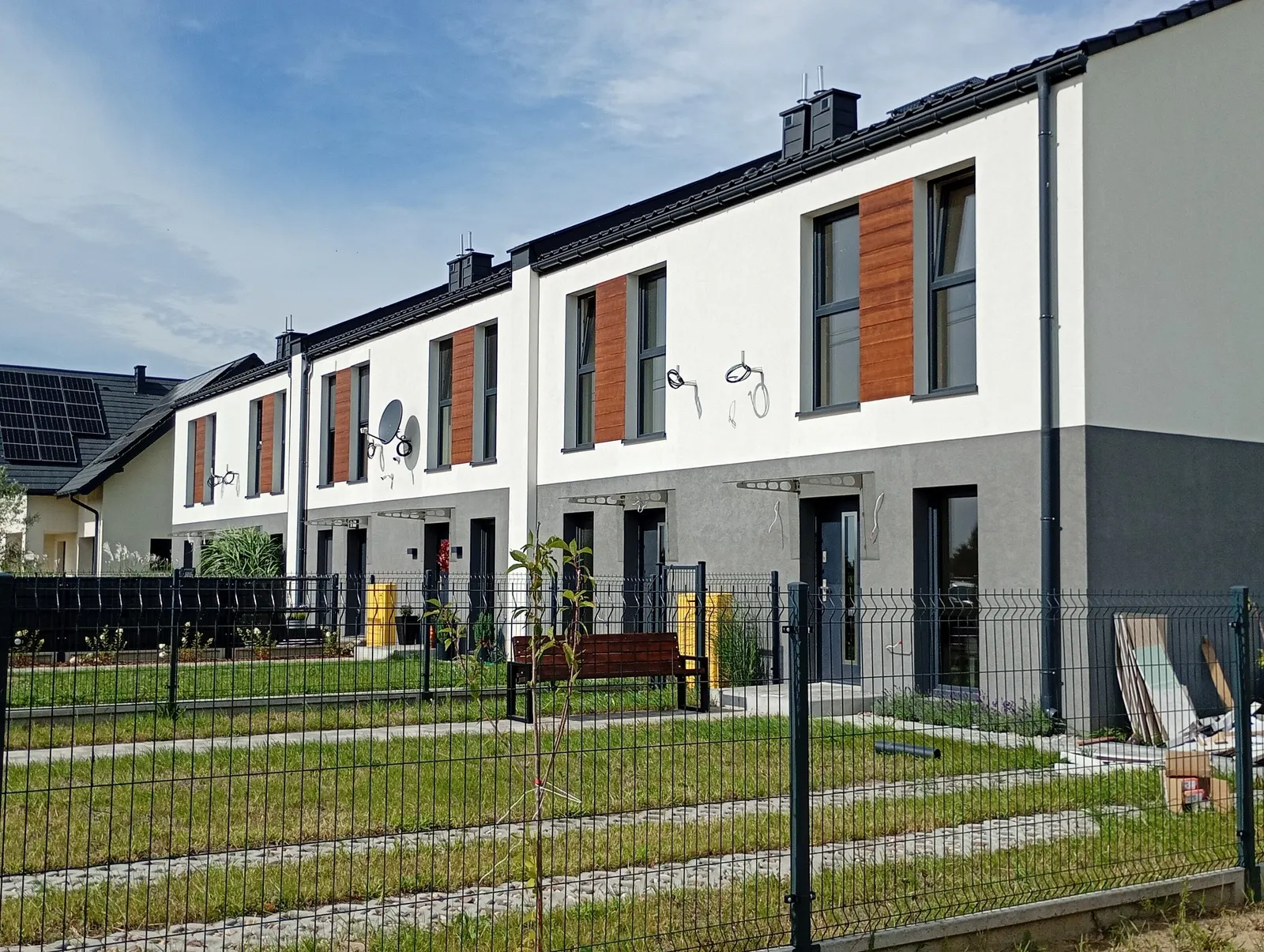 Nowy dom w zabudowie szeregowej, S.Toruń, Cedrowa.